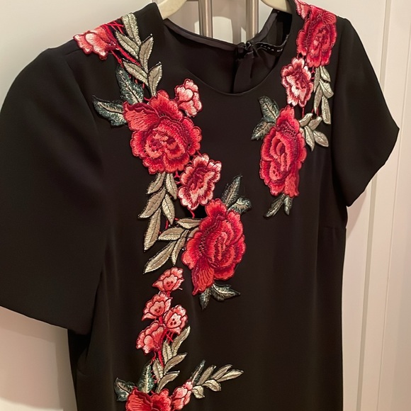 Zara Black Dress with Floral Appliqué Sz Small - Picture 4 of 6